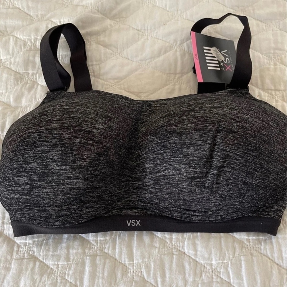 NWT Victoria Secret the Ultimate sports bra